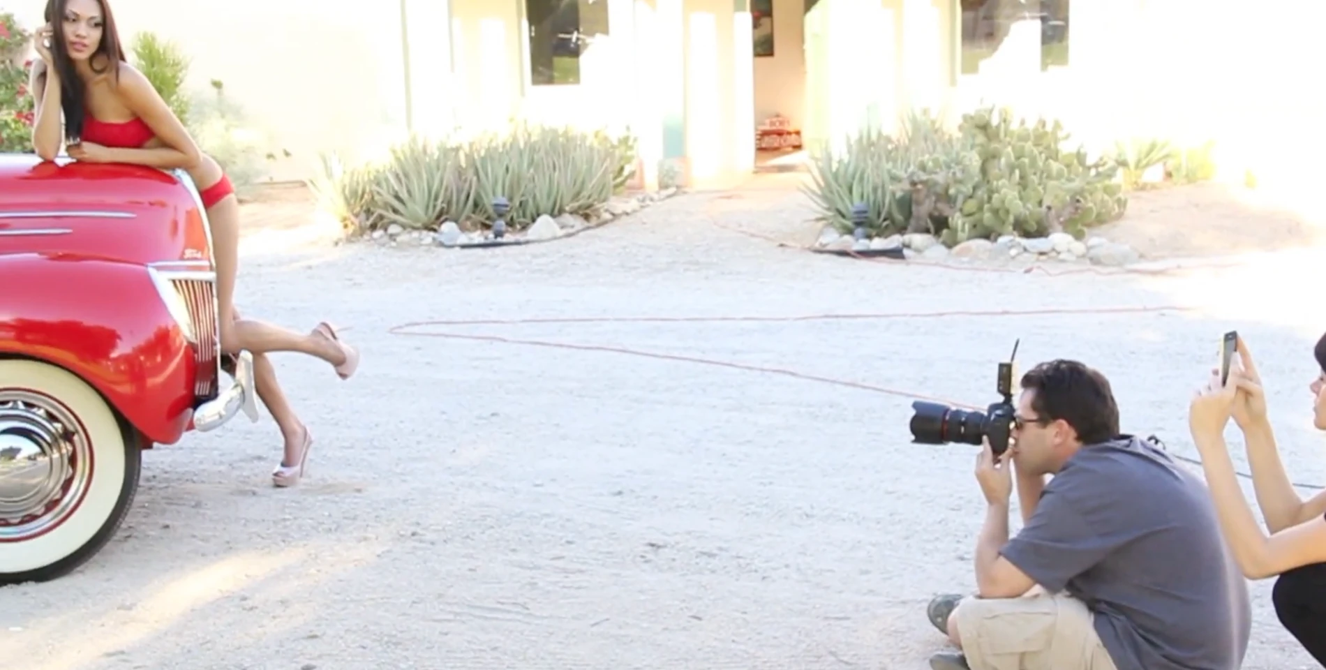Behind the scenes of a Jeff Linett photo shoot