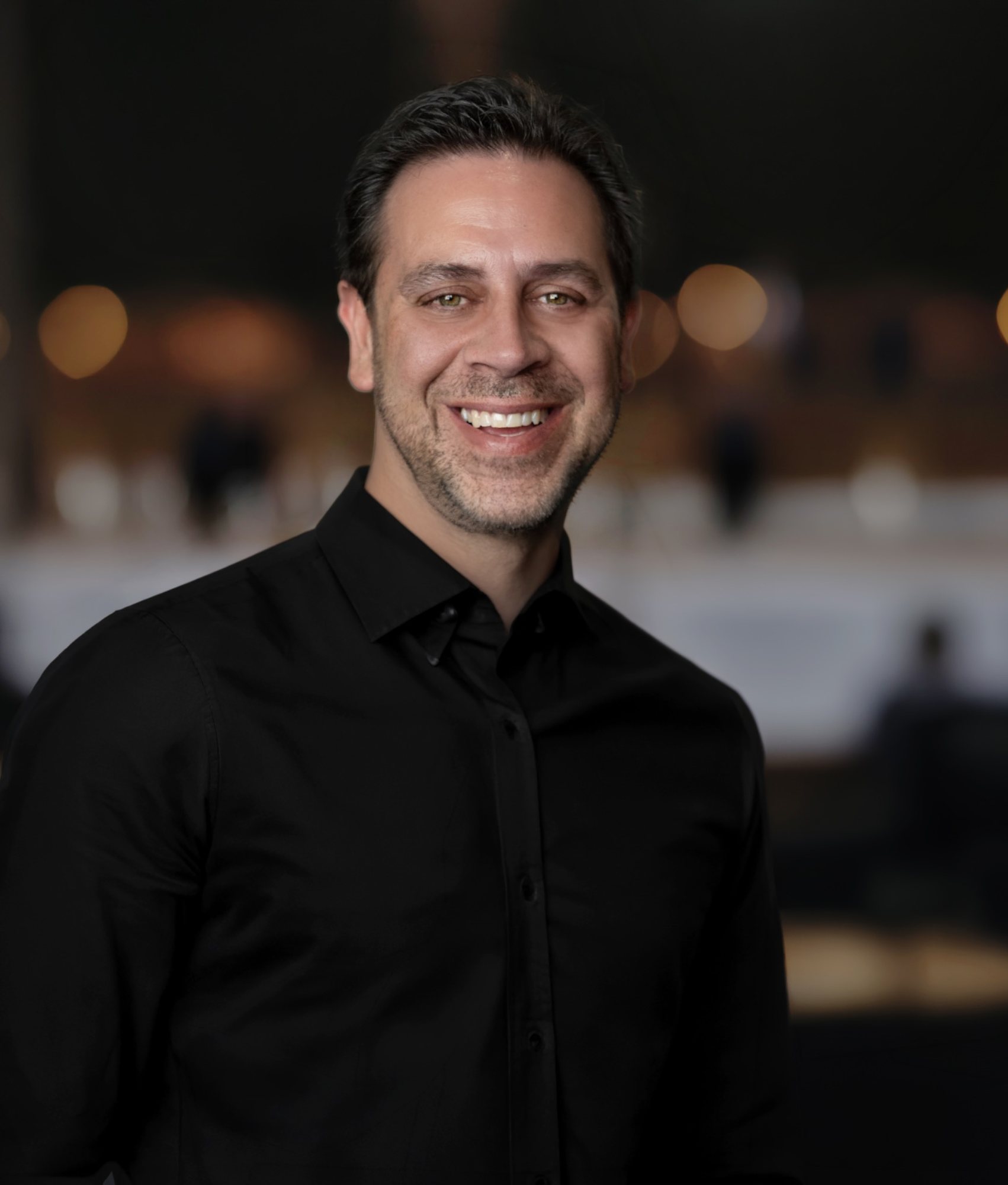 Portrait of photographer Jeff Linett