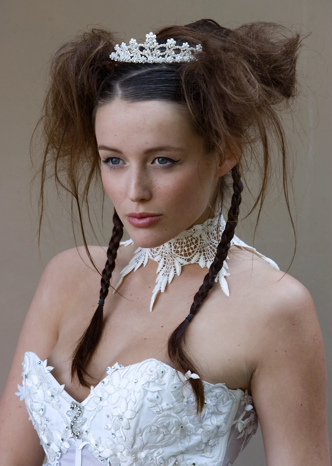 Bridal portrait with a tiara by Jeff Linett